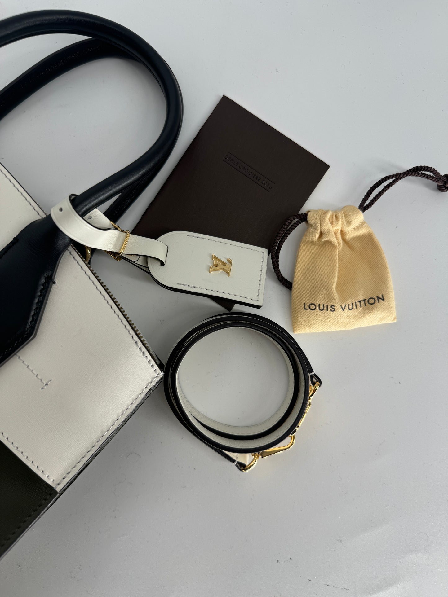 Louis Vuitton White/Green Leather City Steamer MM Bag
