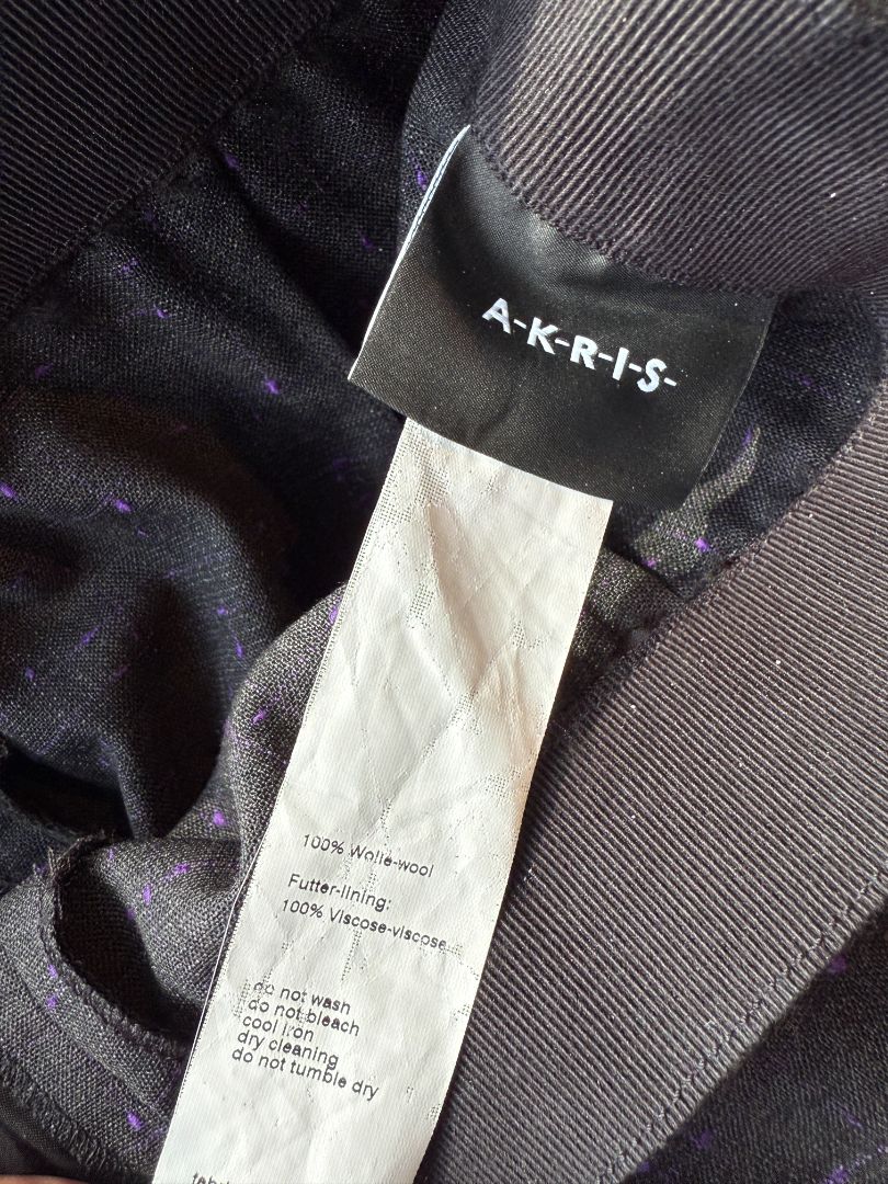Akris Punto Grey Wool Suit with Purple Fleck Detailing – Size US 10