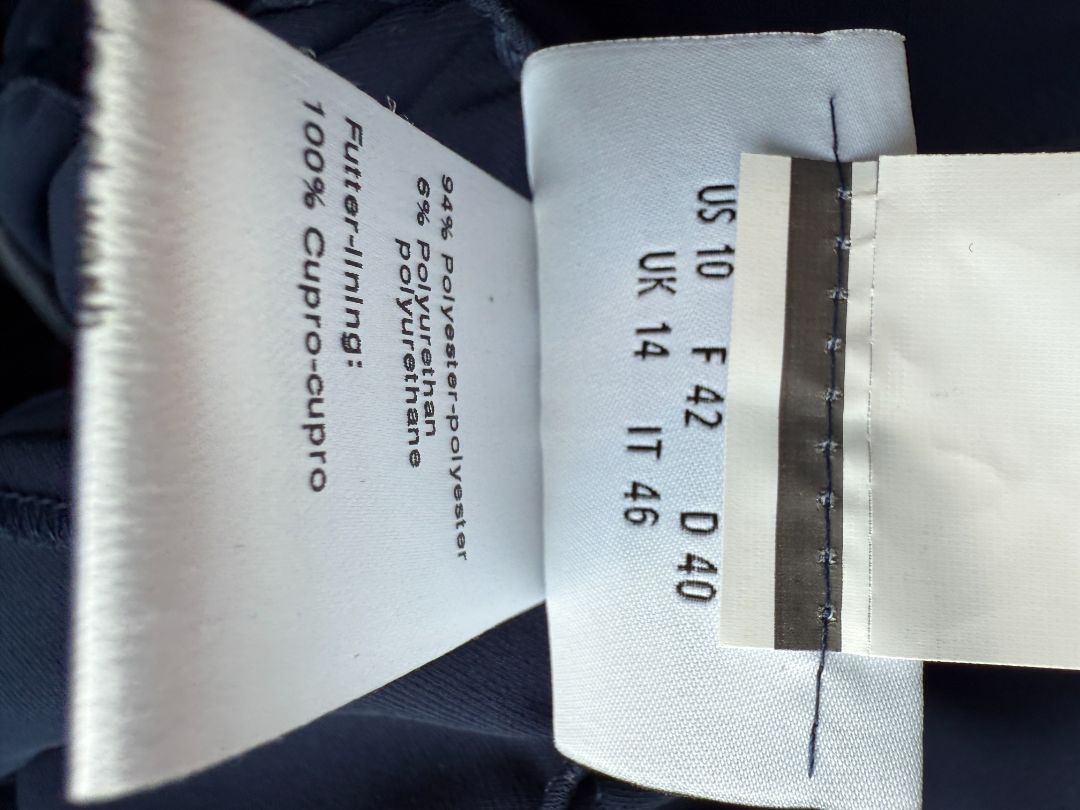 Akris Punto Navy Beaded Blazer & Pants Suit Set – Size US 10