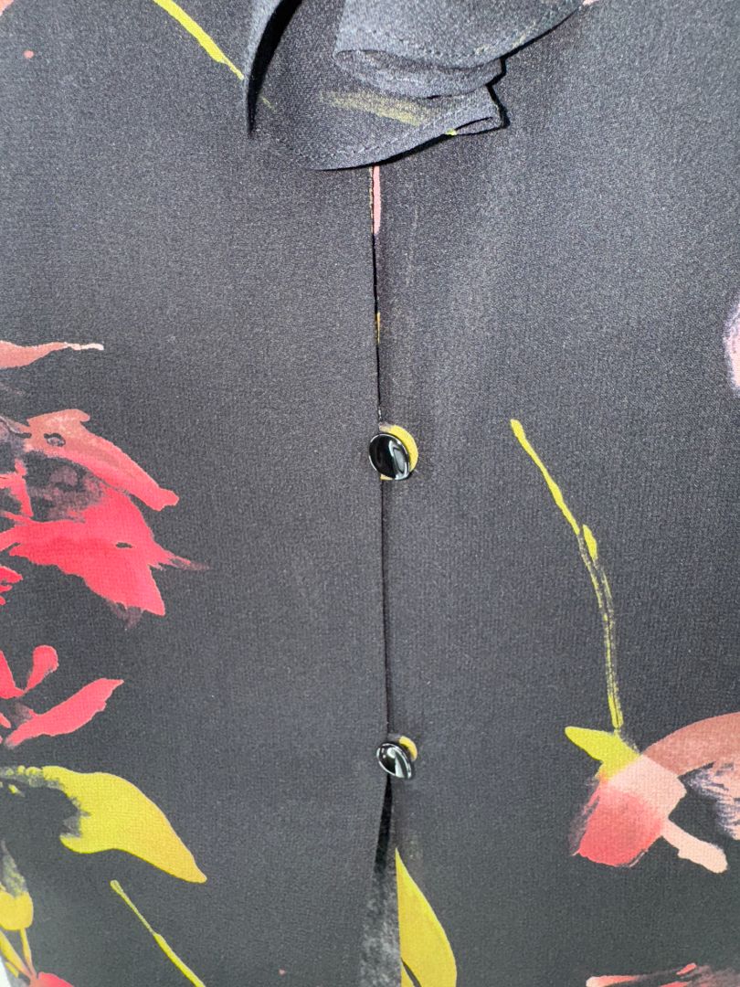Dana Buchman Silk Floral Ruffle Blouse – Size 6