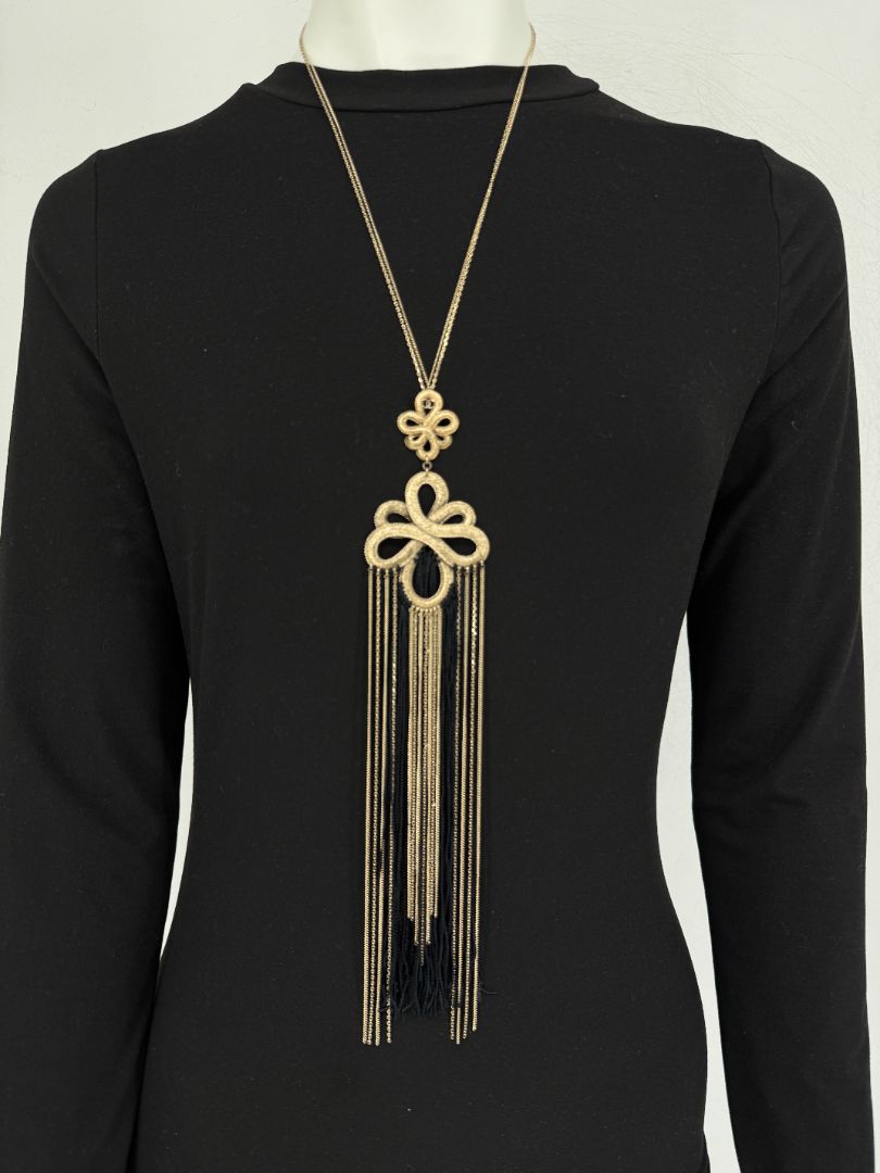 Chanel Paris-Shanghai Métiers d’Art 2010 Gold & Black Silk Tassel Necklace – Signed 10A