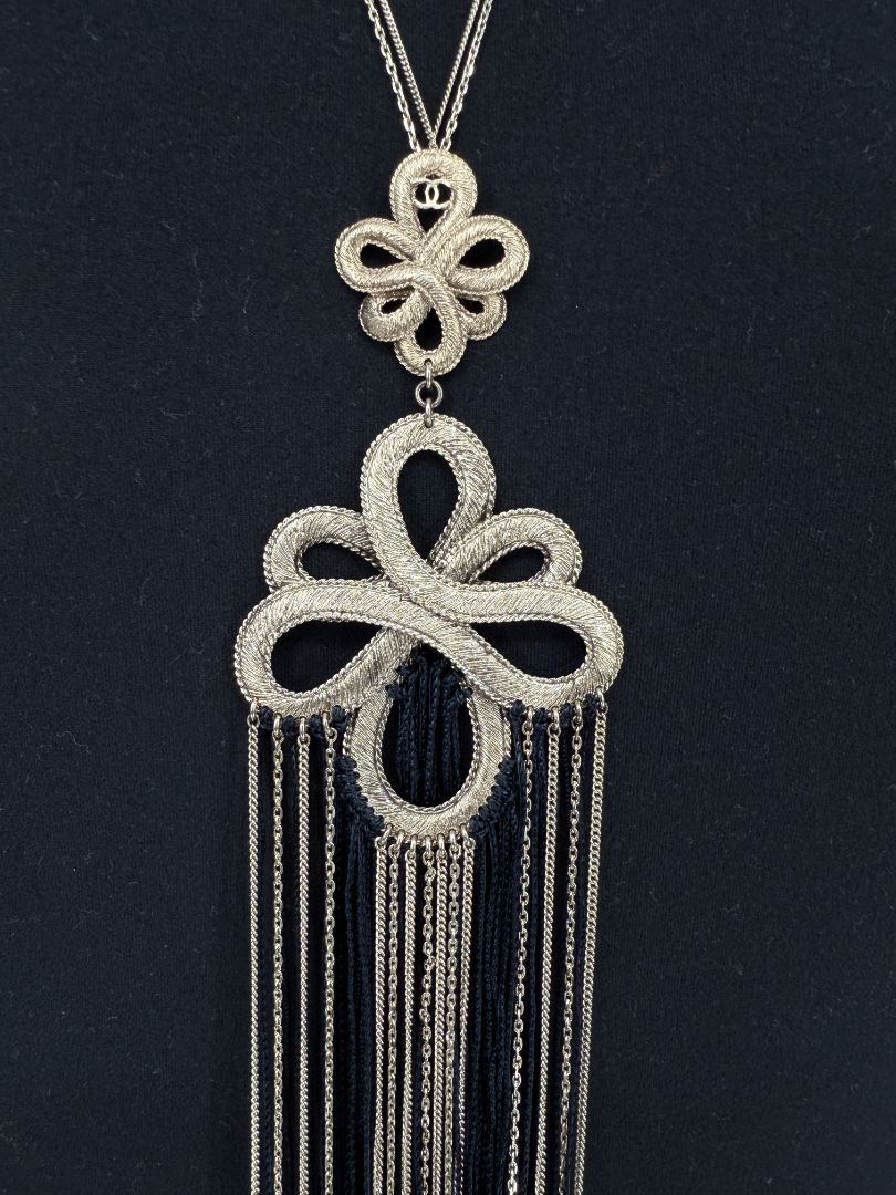 Chanel Paris-Shanghai Métiers d’Art 2010 Gold & Black Silk Tassel Necklace – Signed 10A