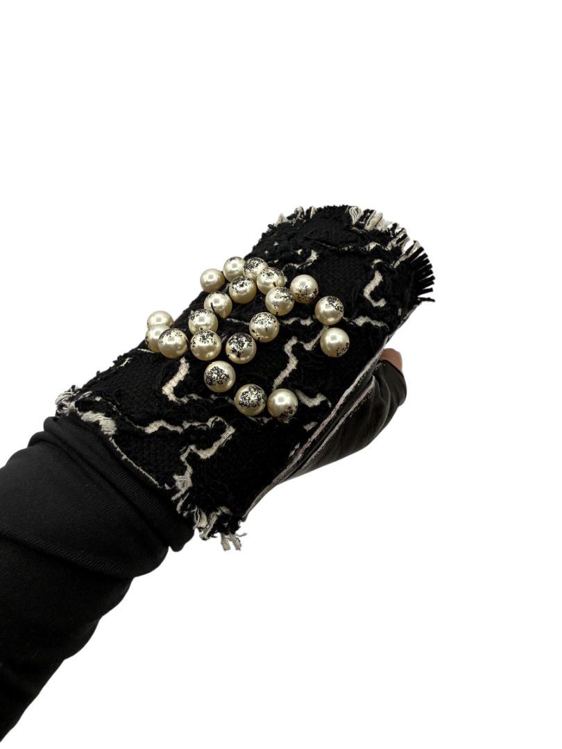 Chanel Pearl-Embellished Tweed & Leather Cutoff Gloves – Size 7.5