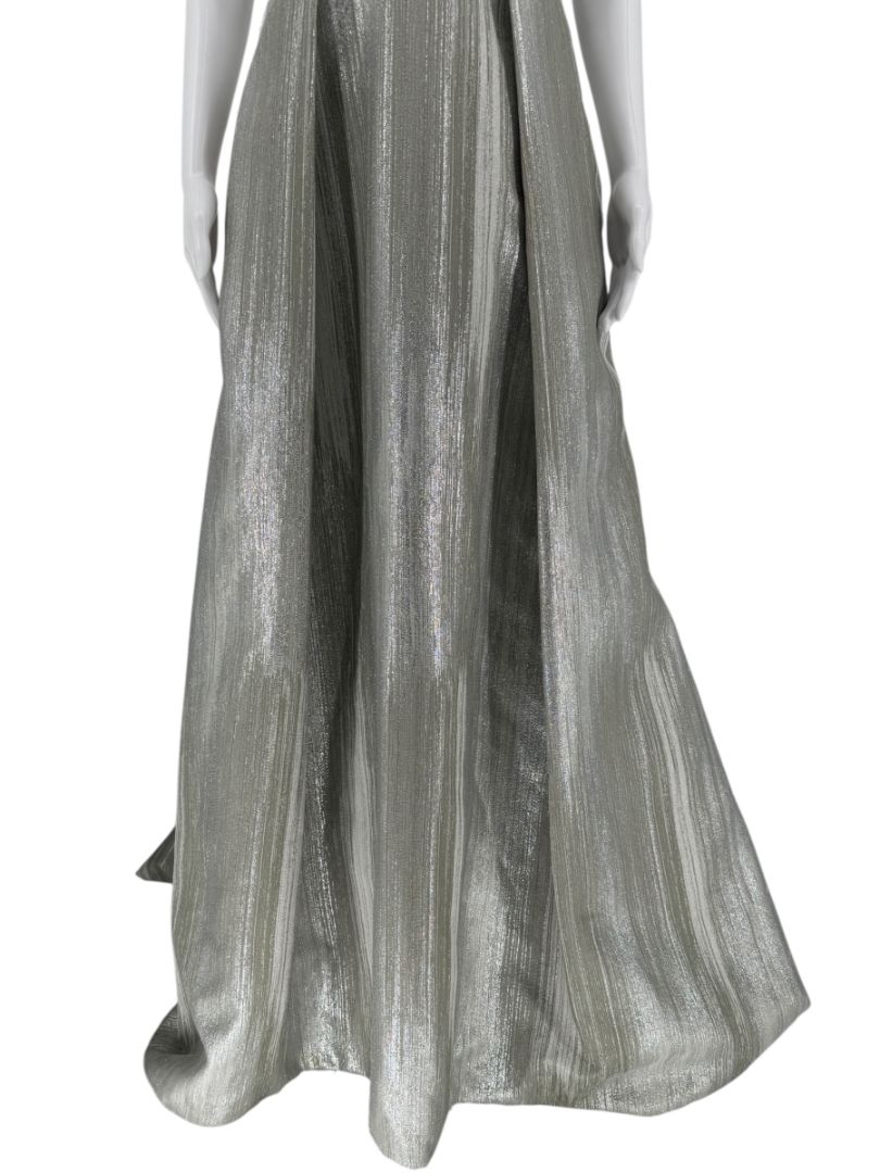 Pamella Roland Silver Metallic Sleeveless Gown with Plunging Neckline – Size 6