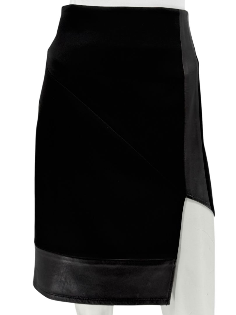 Pamella Roland Black Skirt with Leather Trim - Large