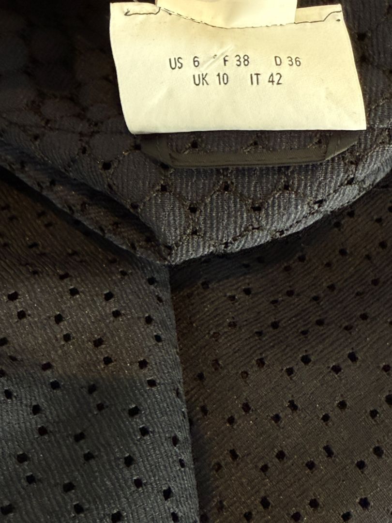 Akris Punto Navy Laser-Cut Jacket – Size US 6