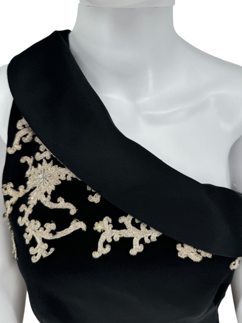 Pamella Roland Black One-Shoulder Gown with Embroidered Gold Appliqué - Large
