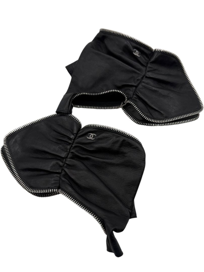 Chanel Black Lambskin Fingerless Gloves with Silver Zipper Trim – Size 7½