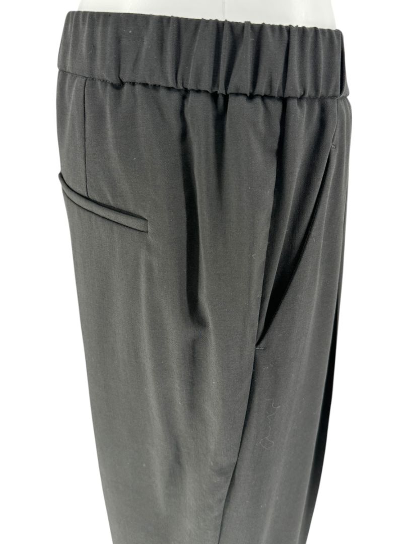 Brunello Cucinelli Black Tapered Pull-On Trousers with Side Pockets – Size US 8