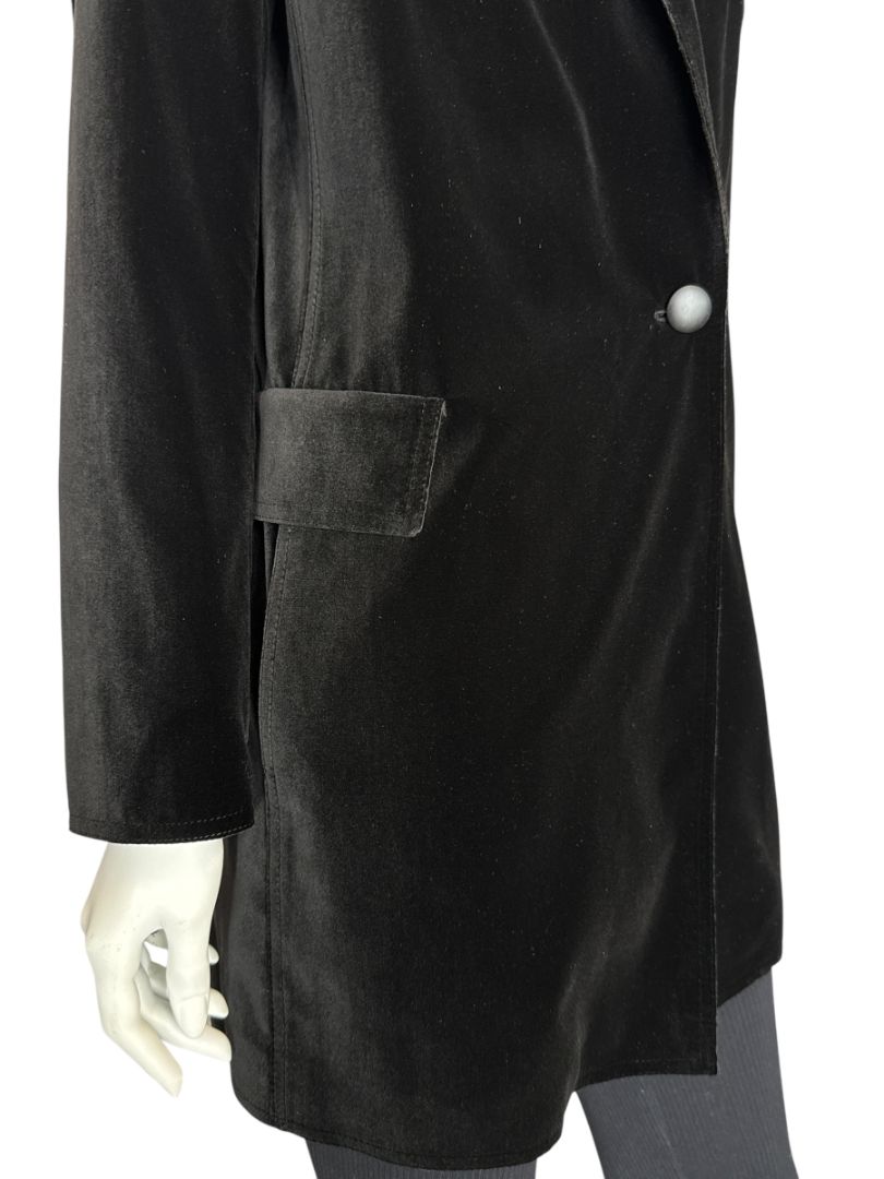 Akris Punto Black Velvet Single-Breasted Blazer – Size 10