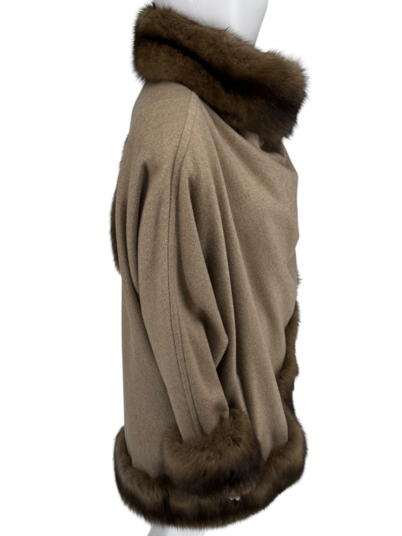 J. Mendel Camel Wool Cape with Fox Fur Trim – One Size