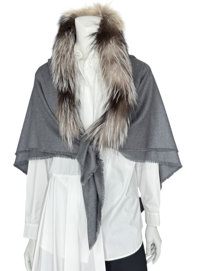 Agnona Grey Wool Shawl with Silver Fox Fur Collar – One Size