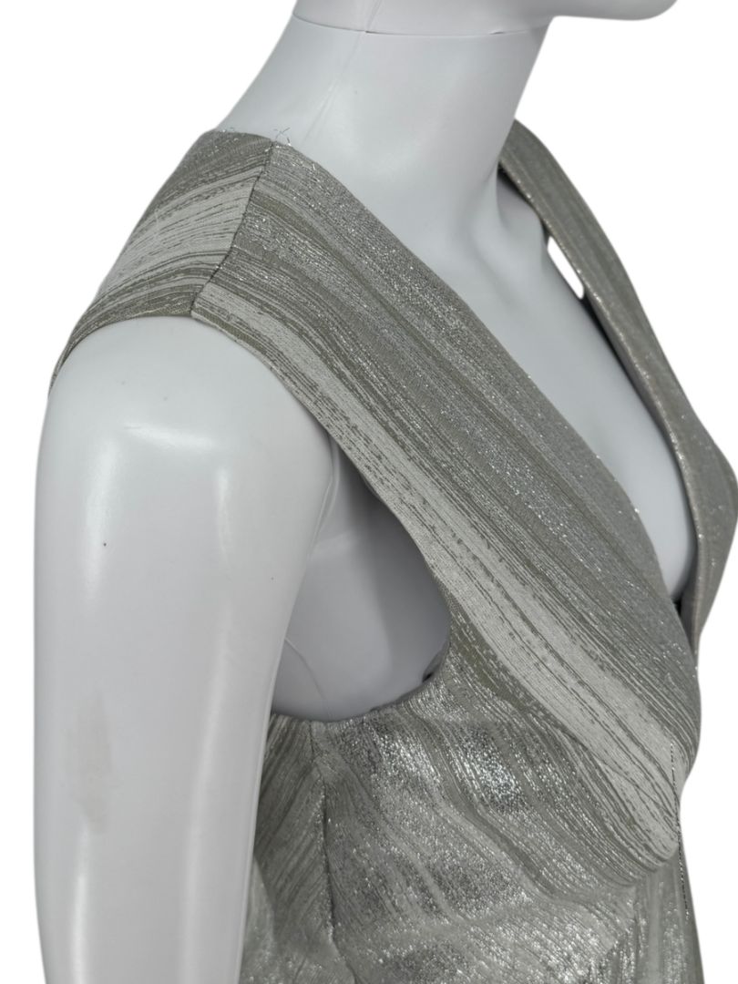 Pamella Roland Silver Metallic Sleeveless Gown with Plunging Neckline – Size 6