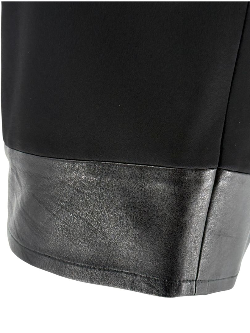 Pamella Roland Black Skirt with Leather Trim - Large