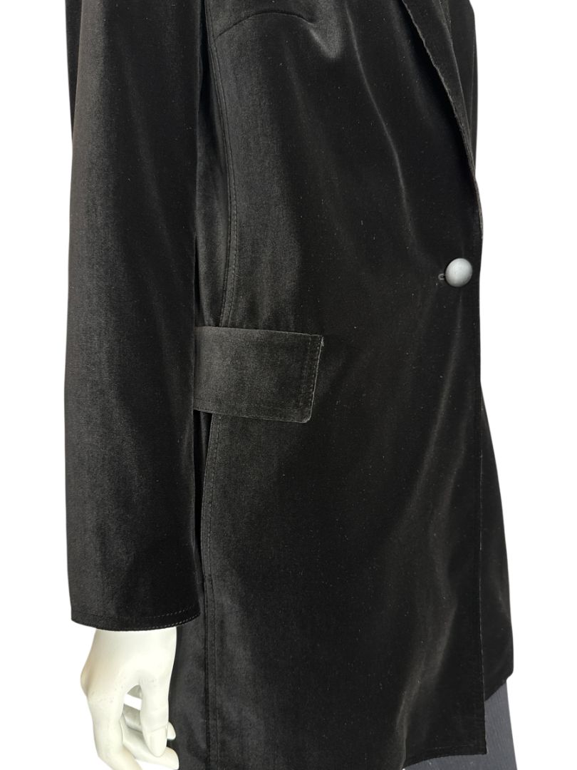 Akris Punto Black Velvet Single-Breasted Blazer – Size 10