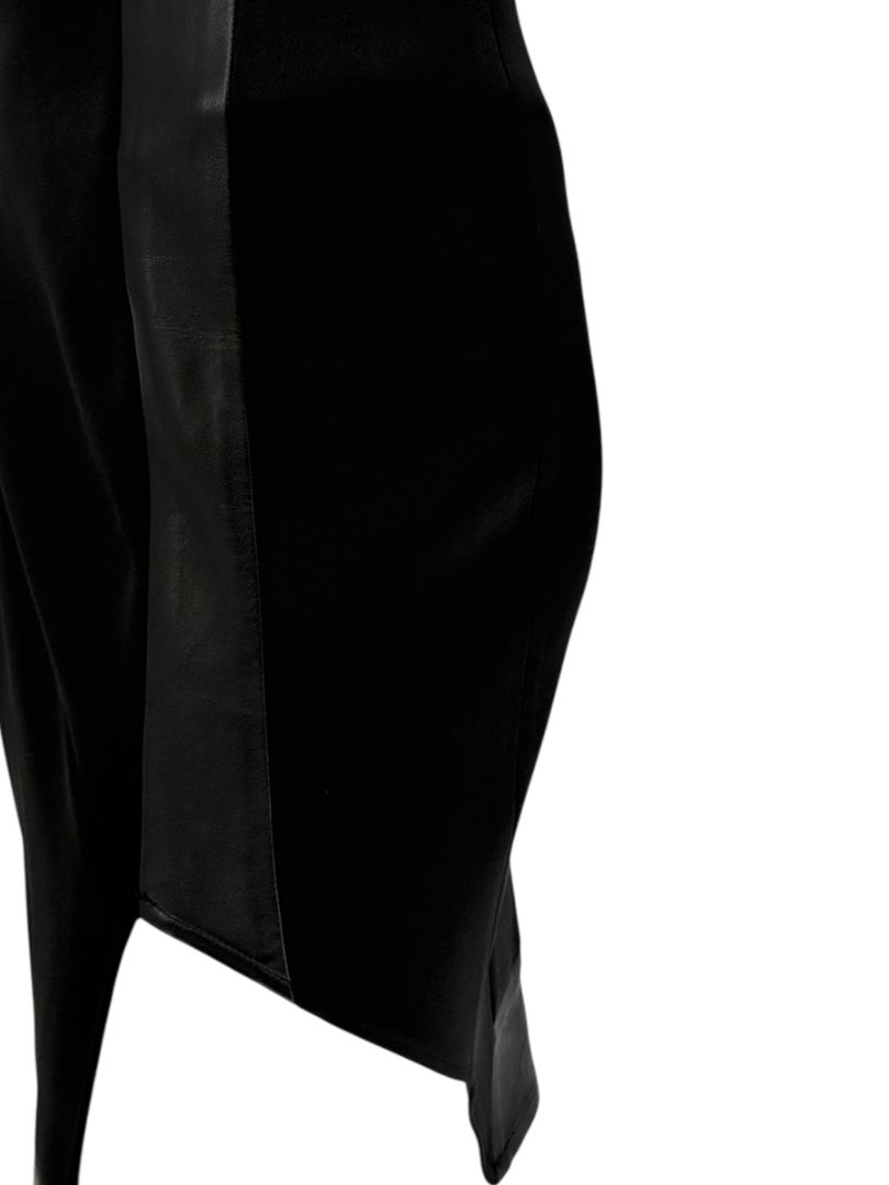 Pamella Roland Black Skirt with Leather Trim - Large