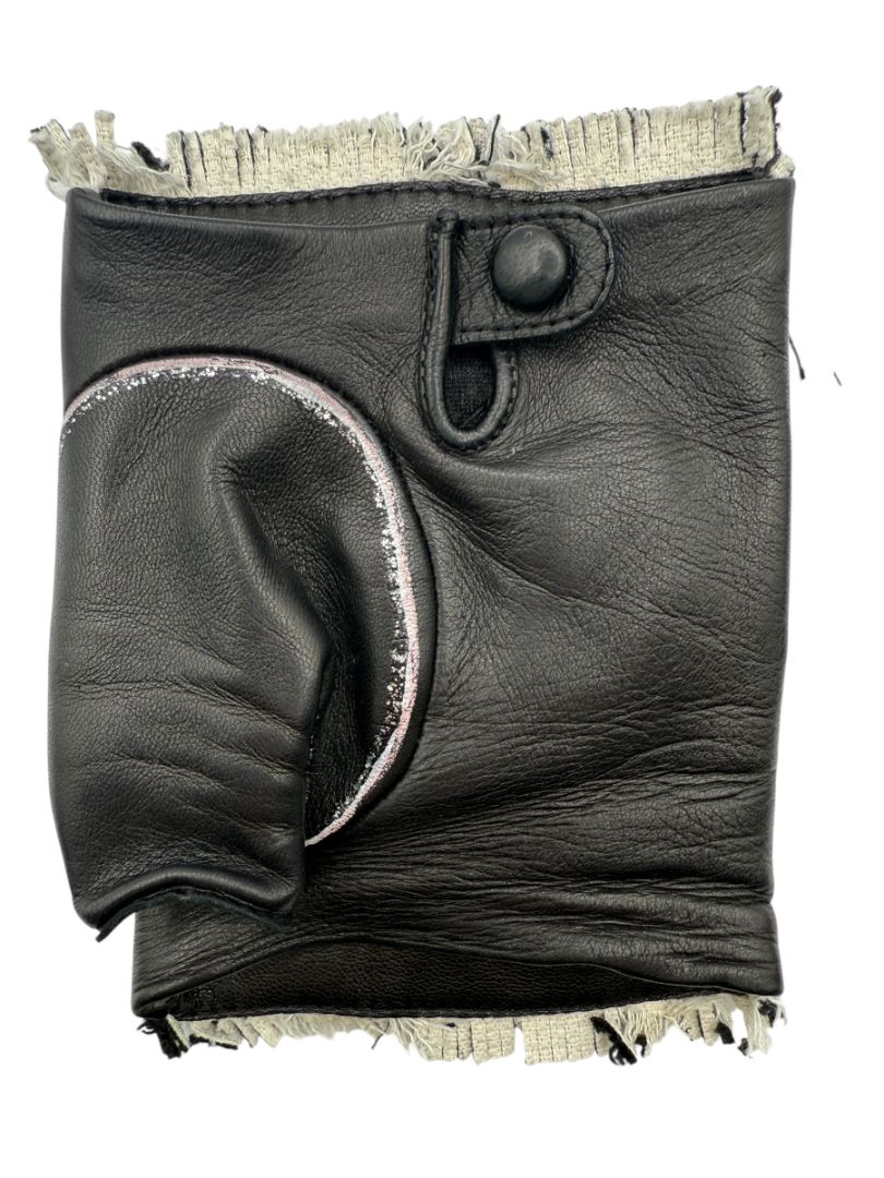 Chanel Pearl-Embellished Tweed & Leather Cutoff Gloves – Size 7.5