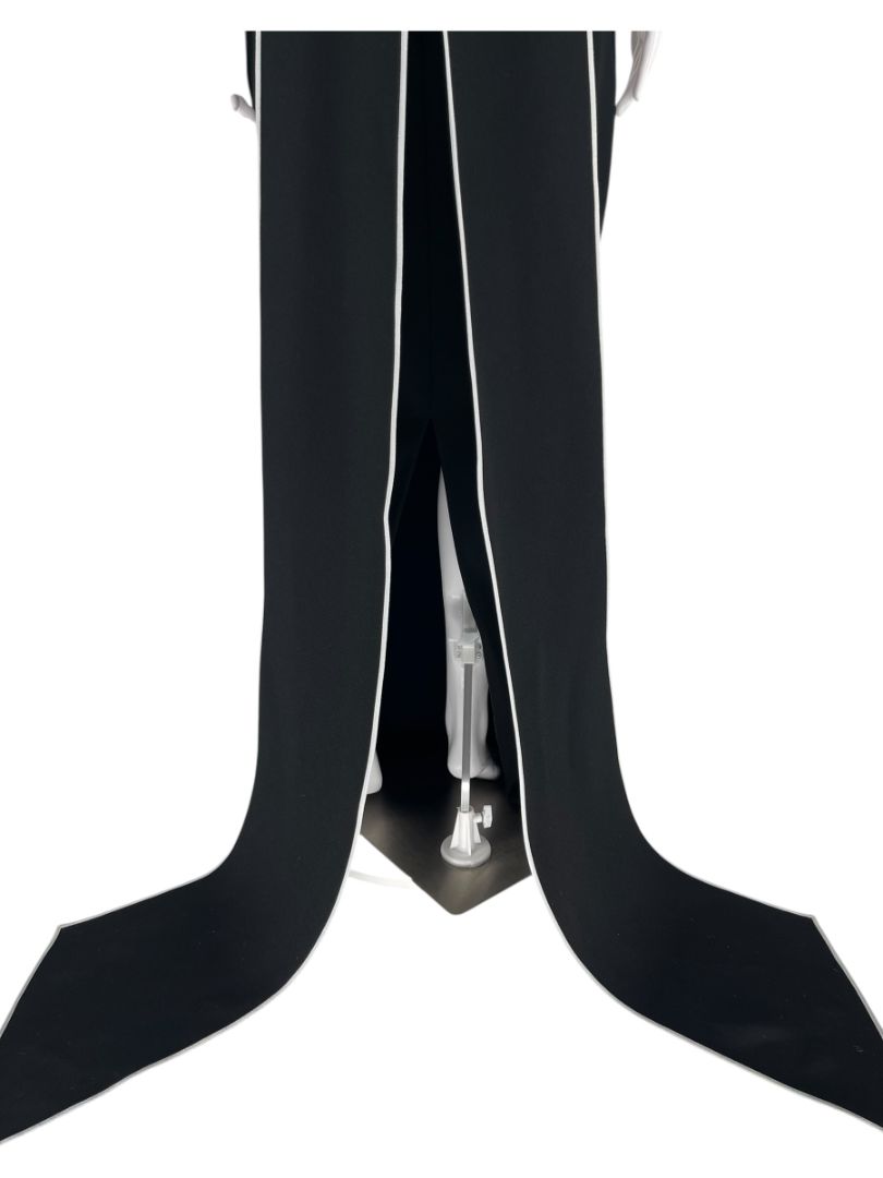 Pamella Roland Black jeweled Gown with Dramatic Back Panel – Large