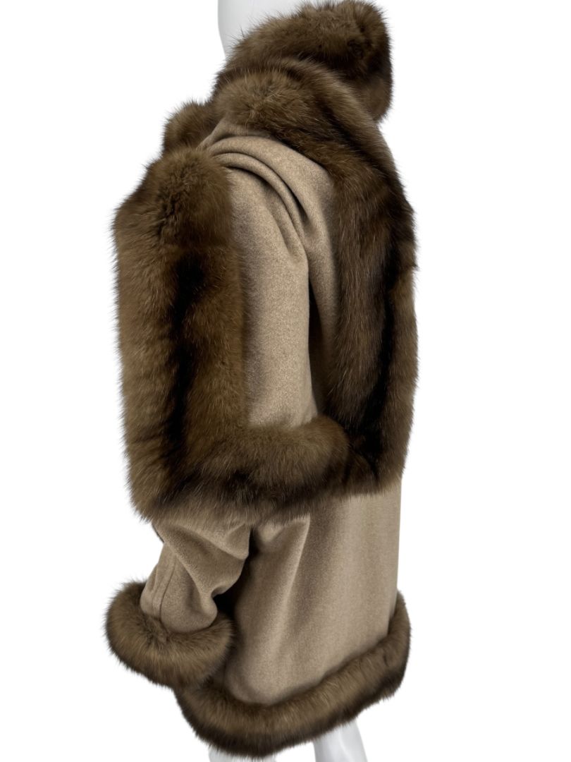 J. Mendel Camel Wool Cape with Fox Fur Trim – One Size