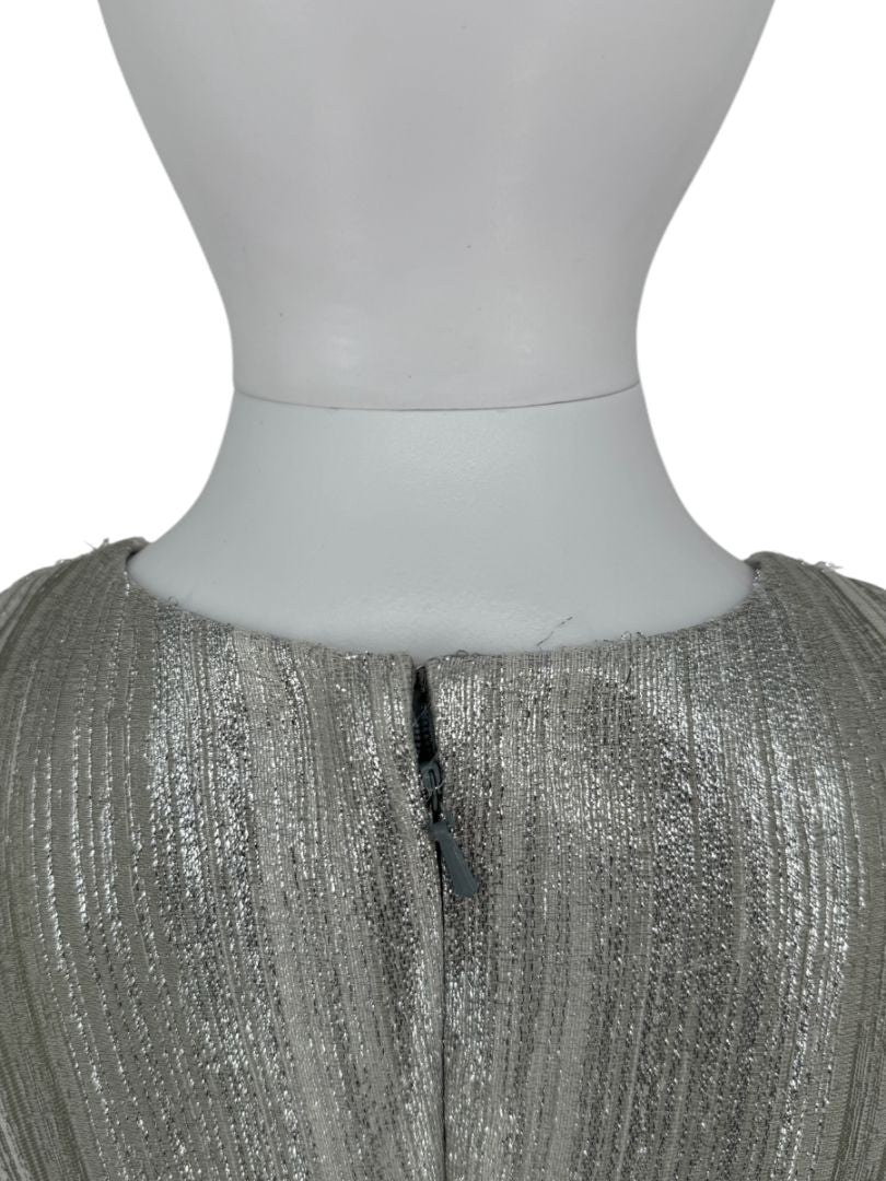Pamella Roland Silver Metallic Sleeveless Gown with Plunging Neckline – Size 6