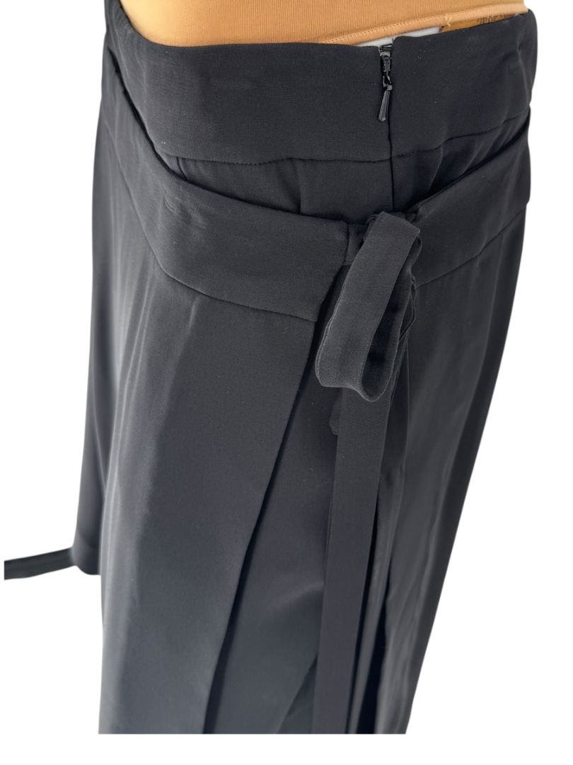 NWT Oscar de la Renta Black Asymmetric Overlay Pants – Size 10