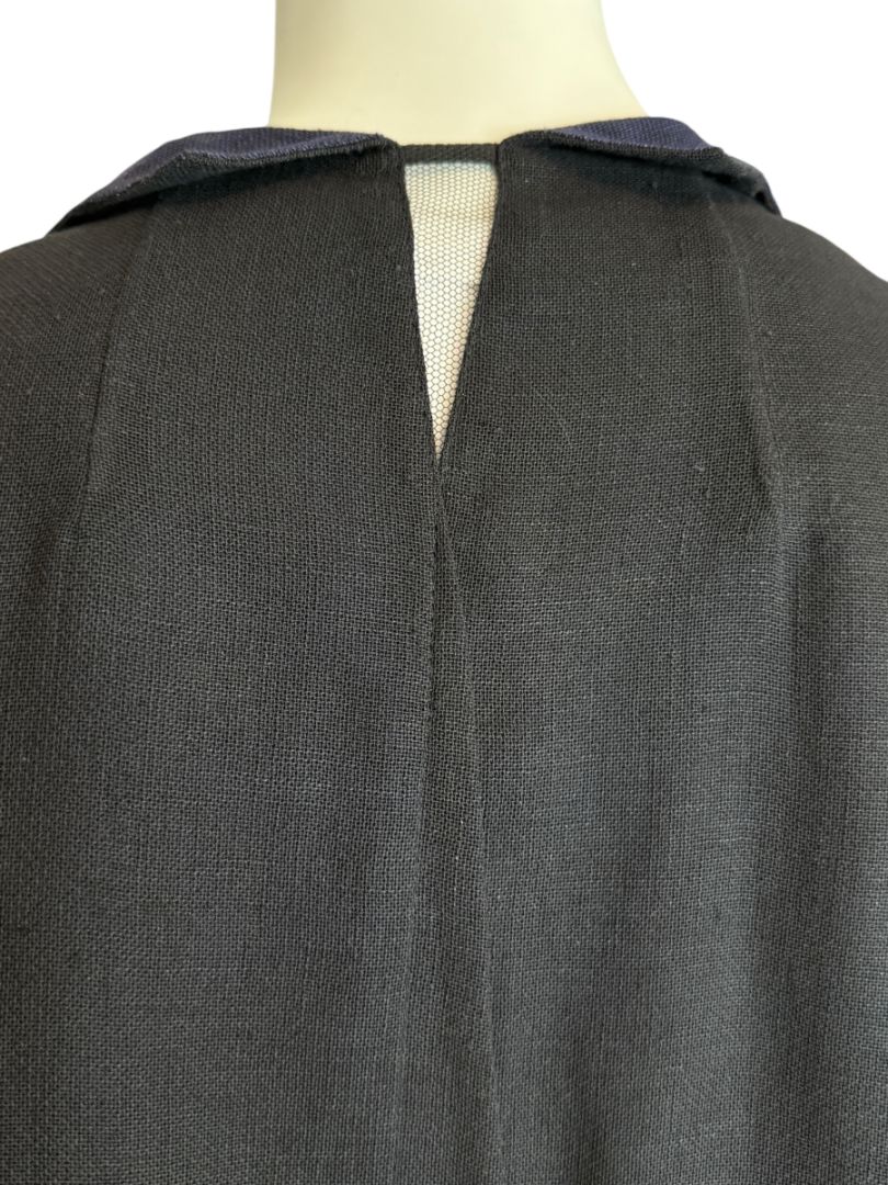 Akris Bergdorf Goodman Linen-Blend Cropped Open Jacket – Black & Navy – Size US 10