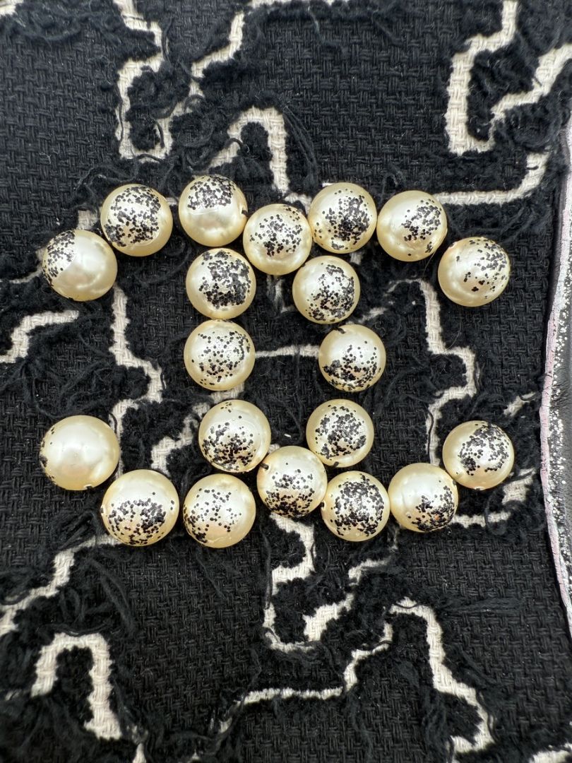 Chanel Pearl-Embellished Tweed & Leather Cutoff Gloves – Size 7.5