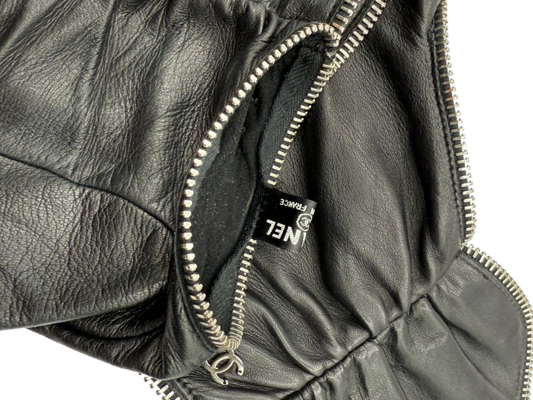 Chanel Black Lambskin Fingerless Gloves with Silver Zipper Trim – Size 7½