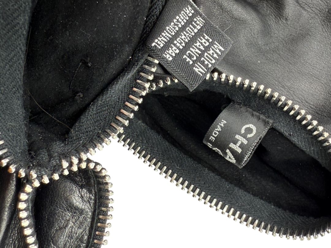 Chanel Black Lambskin Fingerless Gloves with Silver Zipper Trim – Size 7½