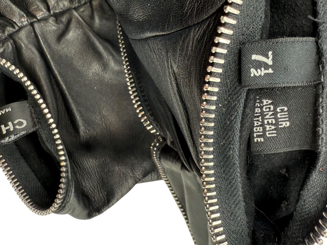 Chanel Black Lambskin Fingerless Gloves with Silver Zipper Trim – Size 7½