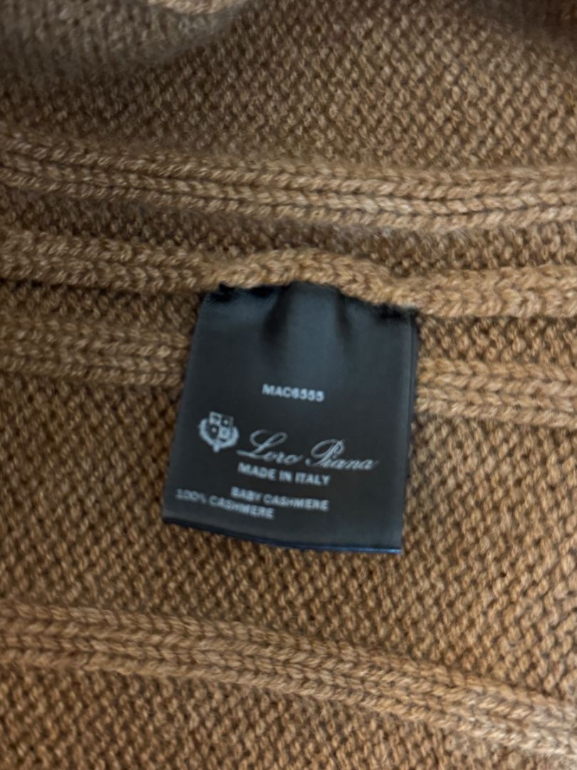 Loro Piana Baby Cashmere Ribbed Turtleneck Sweater – Size M