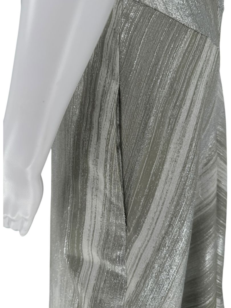 Pamella Roland Silver Metallic Sleeveless Gown with Plunging Neckline – Size 6