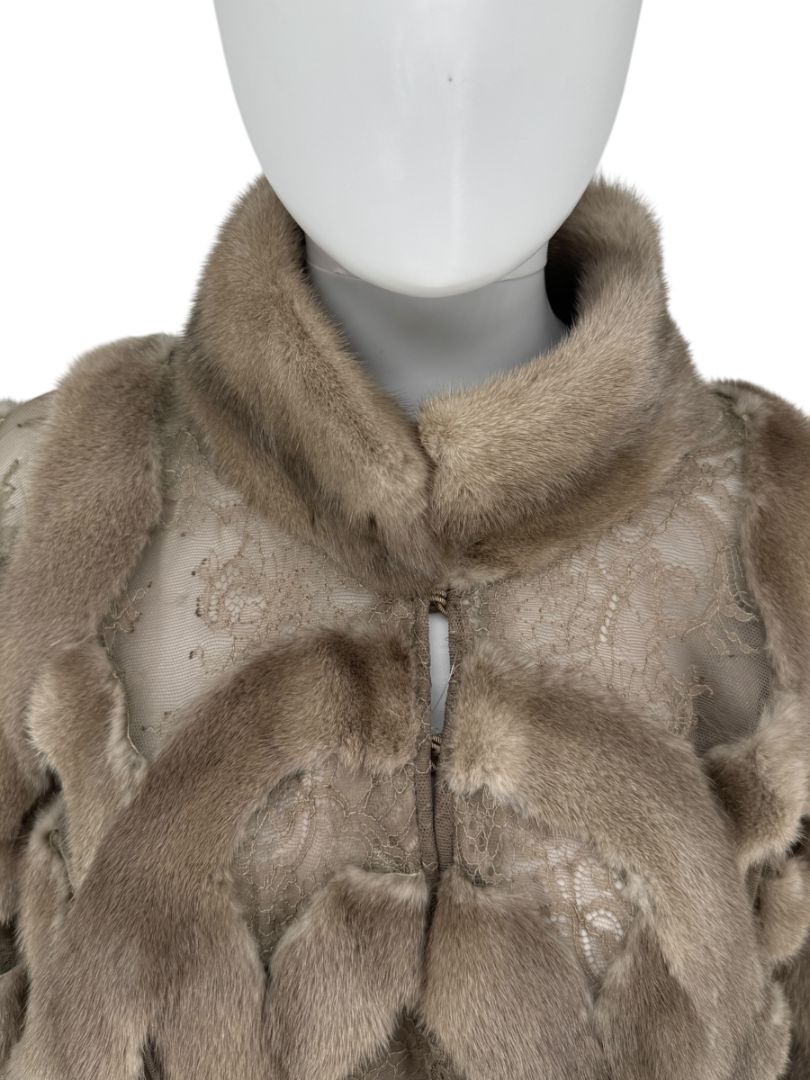 Pamella Roland Taupe Mink Fur & Lace Cape – Sample Size (M/L)