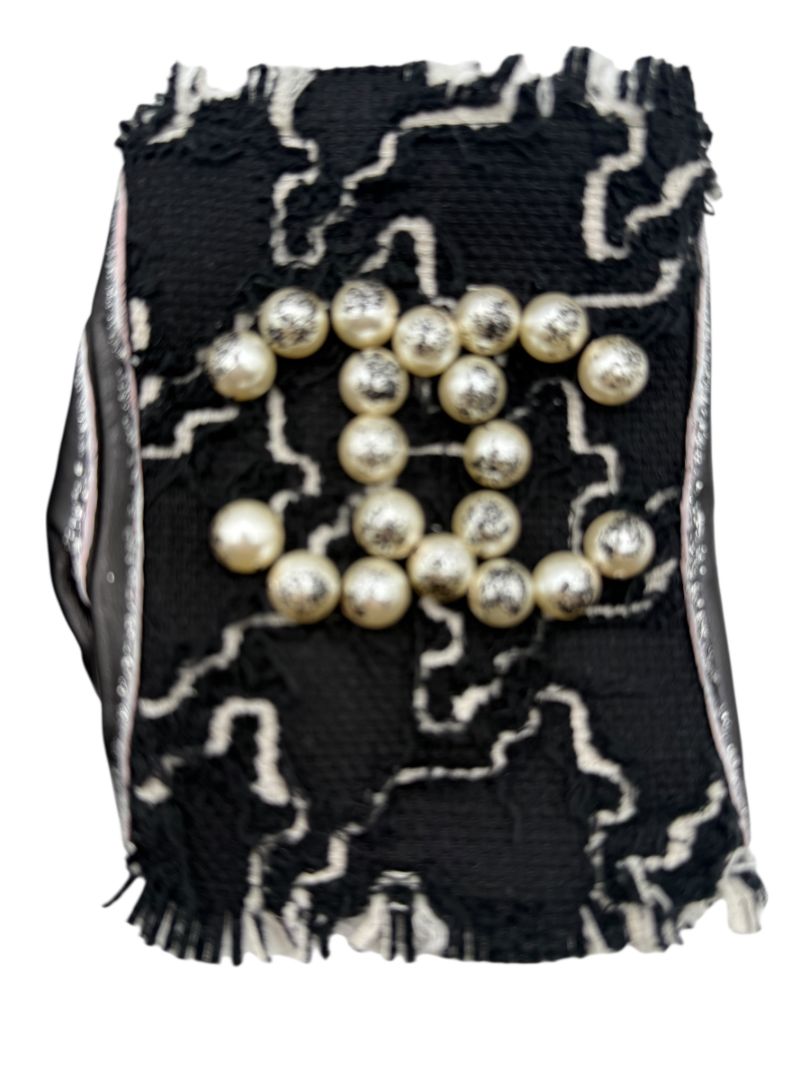 Chanel Pearl-Embellished Tweed & Leather Cutoff Gloves – Size 7.5