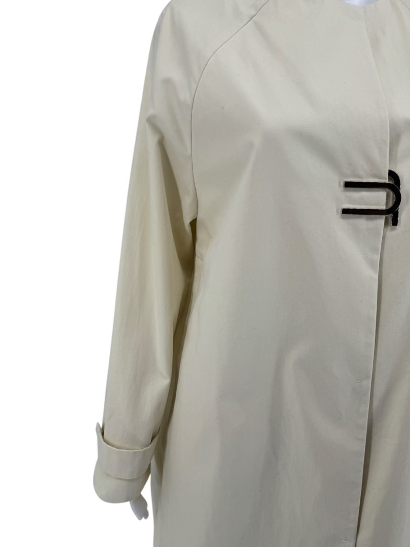 A-K-R-I-S- Cream Magnetic Closure Cotton Coat – Size 6