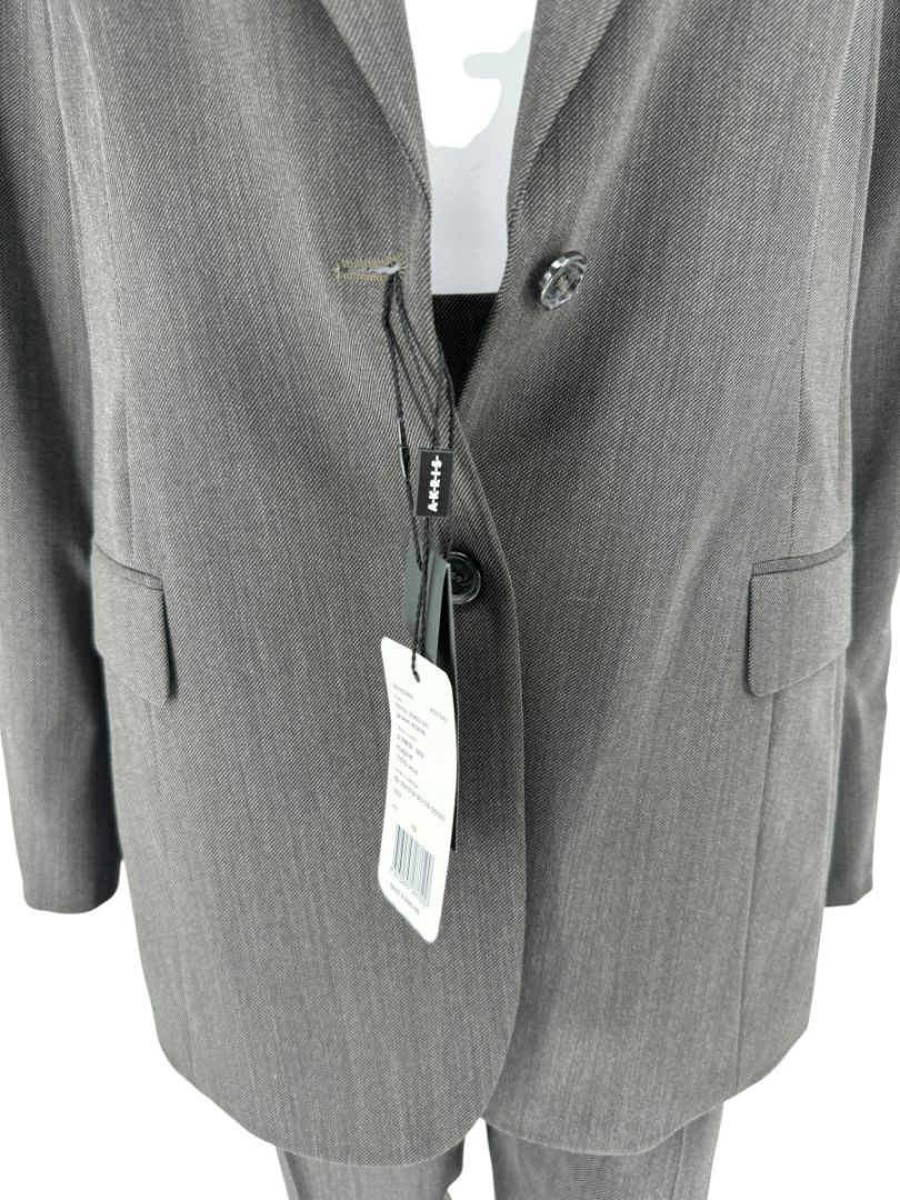 Akris Grey Wool & Silk Blend Pant Suit – Size 10