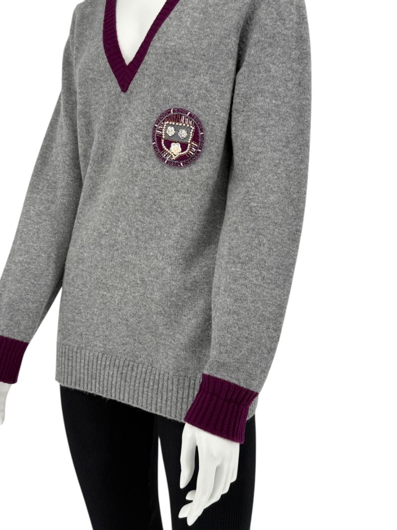 Chanel 2007A Grey and Purple Cashmere Beaded Crest Detail V Neck Sweater - Size 44