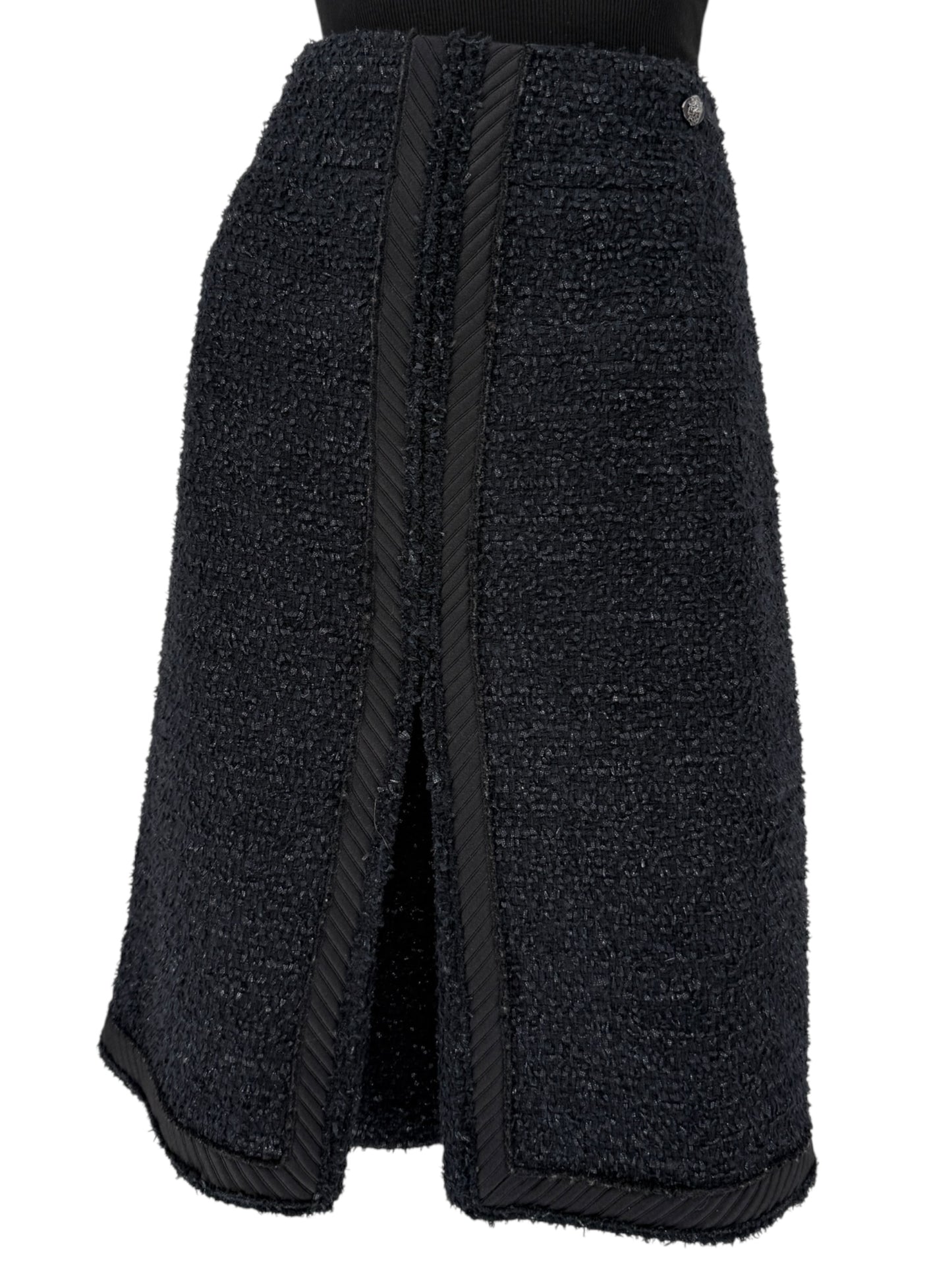 Chanel Black Bouclé A-Line Skirt with Grosgrain Trim – Size FR 46