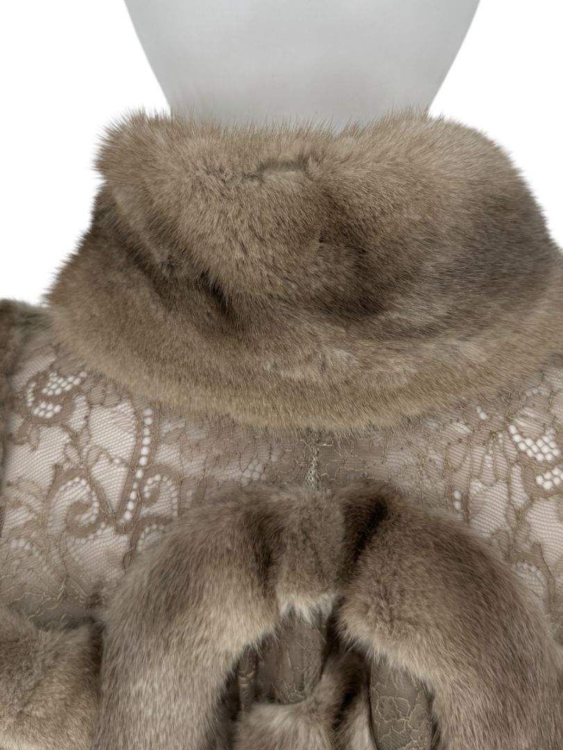 Pamella Roland Taupe Mink Fur & Lace Cape – Sample Size (M/L)
