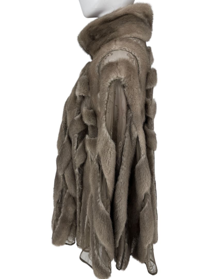 Pamella Roland Taupe Mink Fur & Lace Cape – Sample Size (M/L)