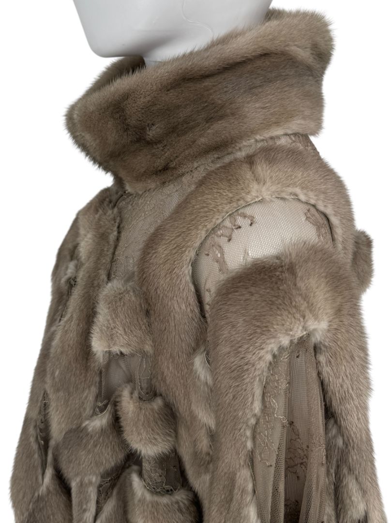 Pamella Roland Taupe Mink Fur & Lace Cape – Sample Size (M/L)