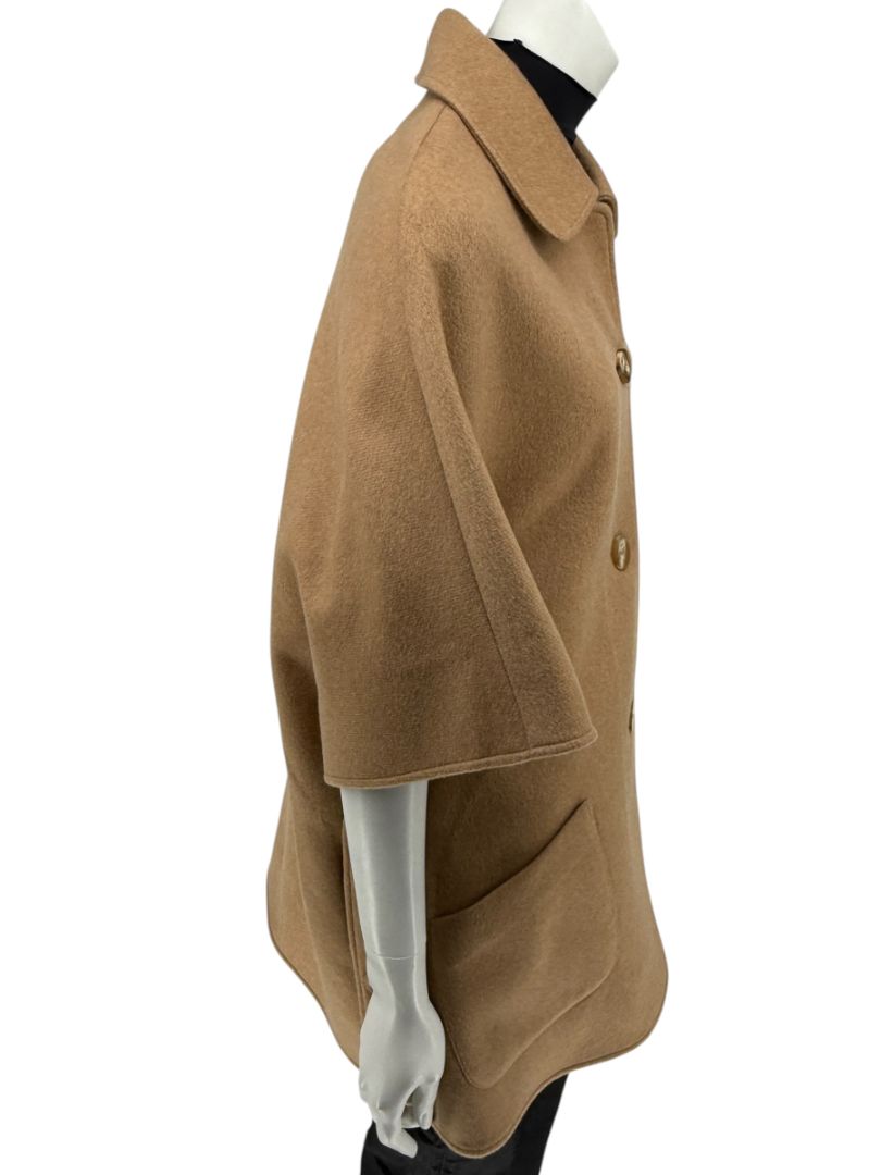 Pamella Roland Camel Wool Cape Style Jacket with Buttons – O/S