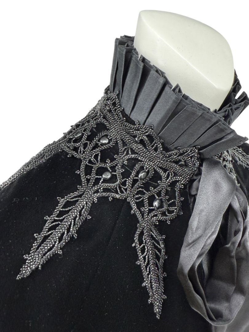 NWT Ralph Lauren Black Velvet & Silk-Trim Cape – Size XS/S