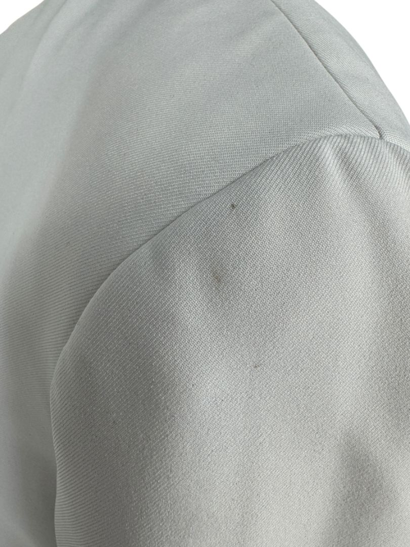 Oscar by Oscar de la Renta Greyish-White Two-Piece Suit – Size 12