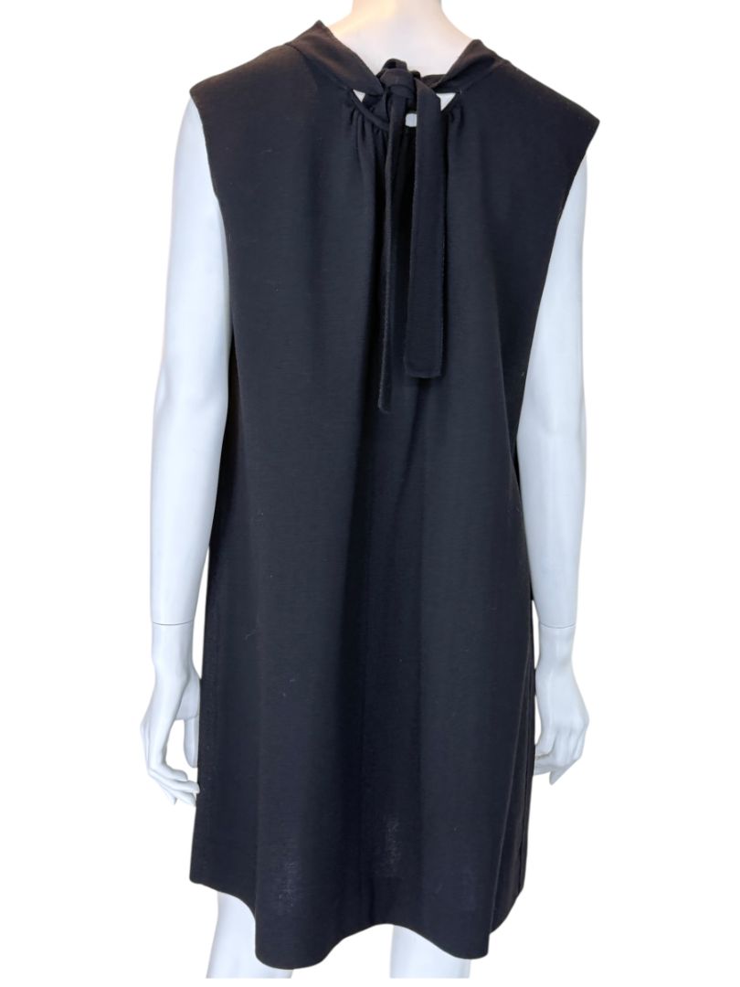 Pamella Roland Black Sleeveless Shift Dress with Back Bow Detail – Large