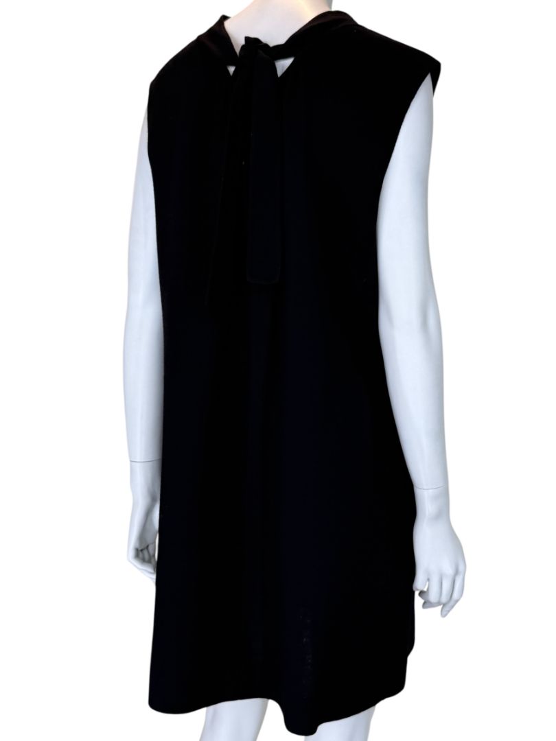 Pamella Roland Black Sleeveless Shift Dress with Back Bow Detail – Large