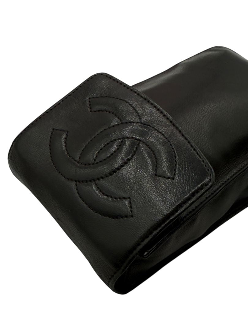 Chanel Black Lambskin Leather CC Logo Snap Pouch – One Size