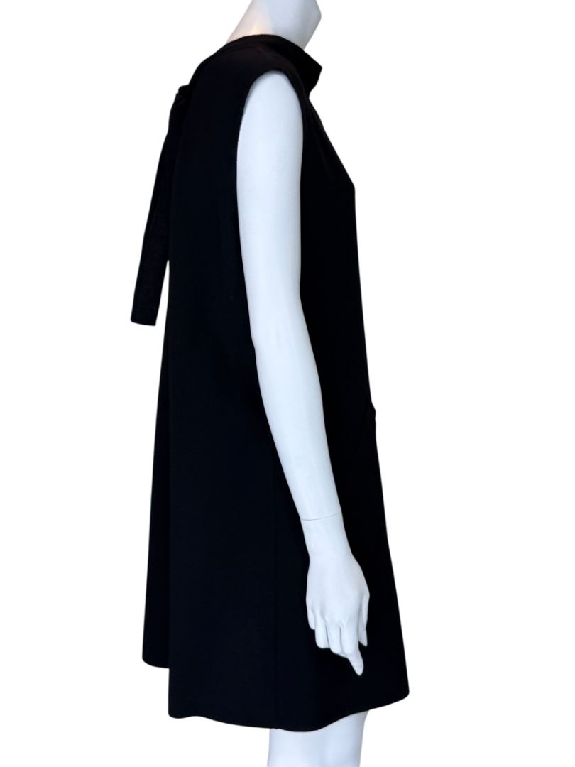 Pamella Roland Black Sleeveless Shift Dress with Back Bow Detail – Large