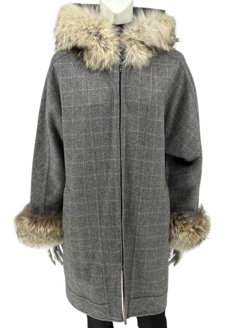 Pamella Roland Grey Wool Cape Style Jacket with Fur Trim Hood & Cuffs – Large