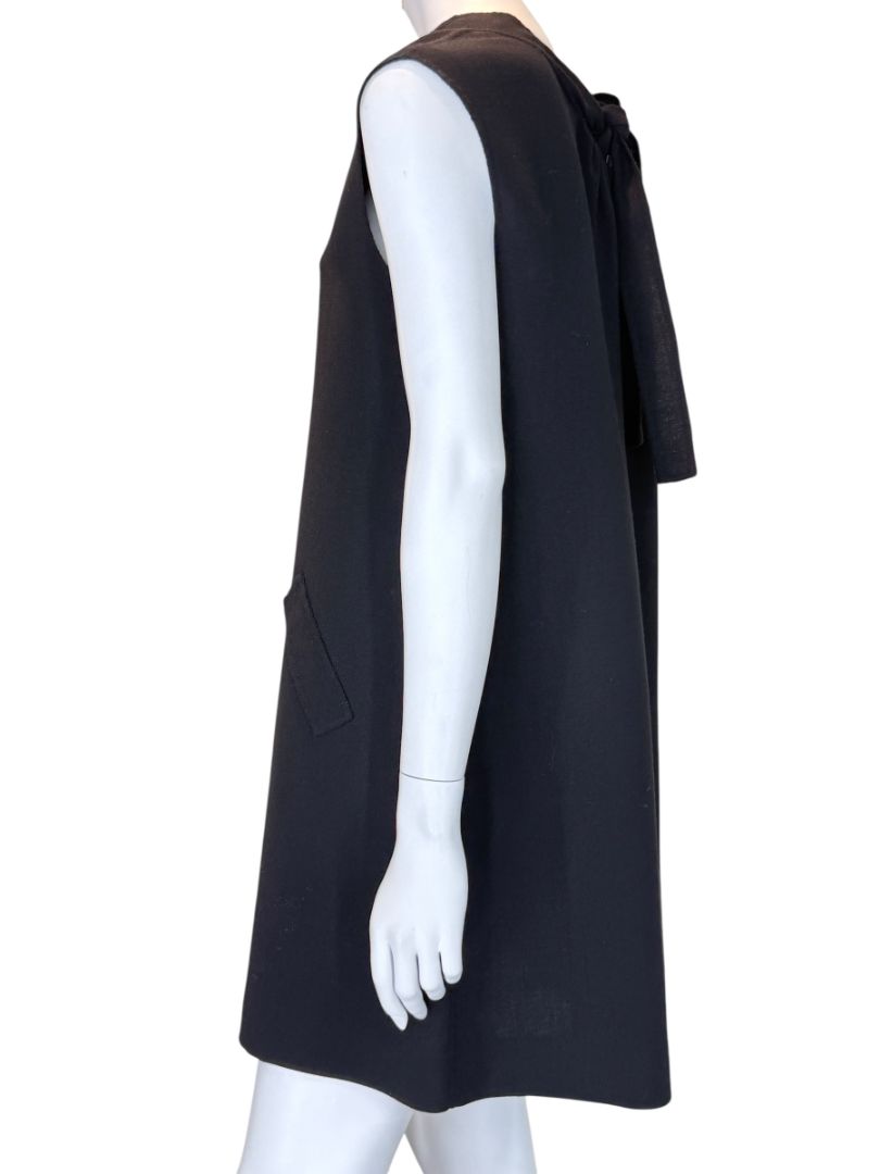 Pamella Roland Black Sleeveless Shift Dress with Back Bow Detail – Large